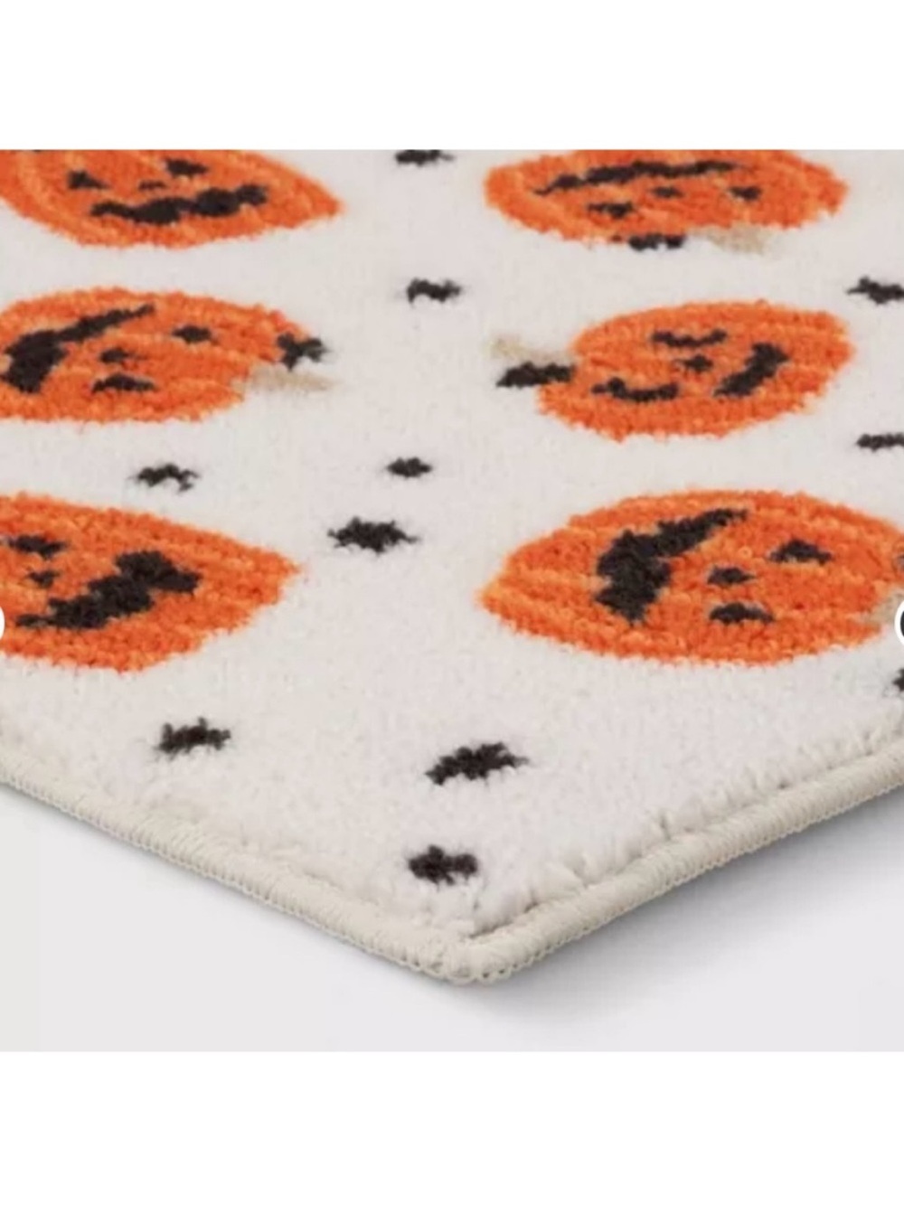 🆕- Threshold Halloween Pumpkins Rectangle Tufted Kitchen Rug. 34x20 - Picture 4 of 6